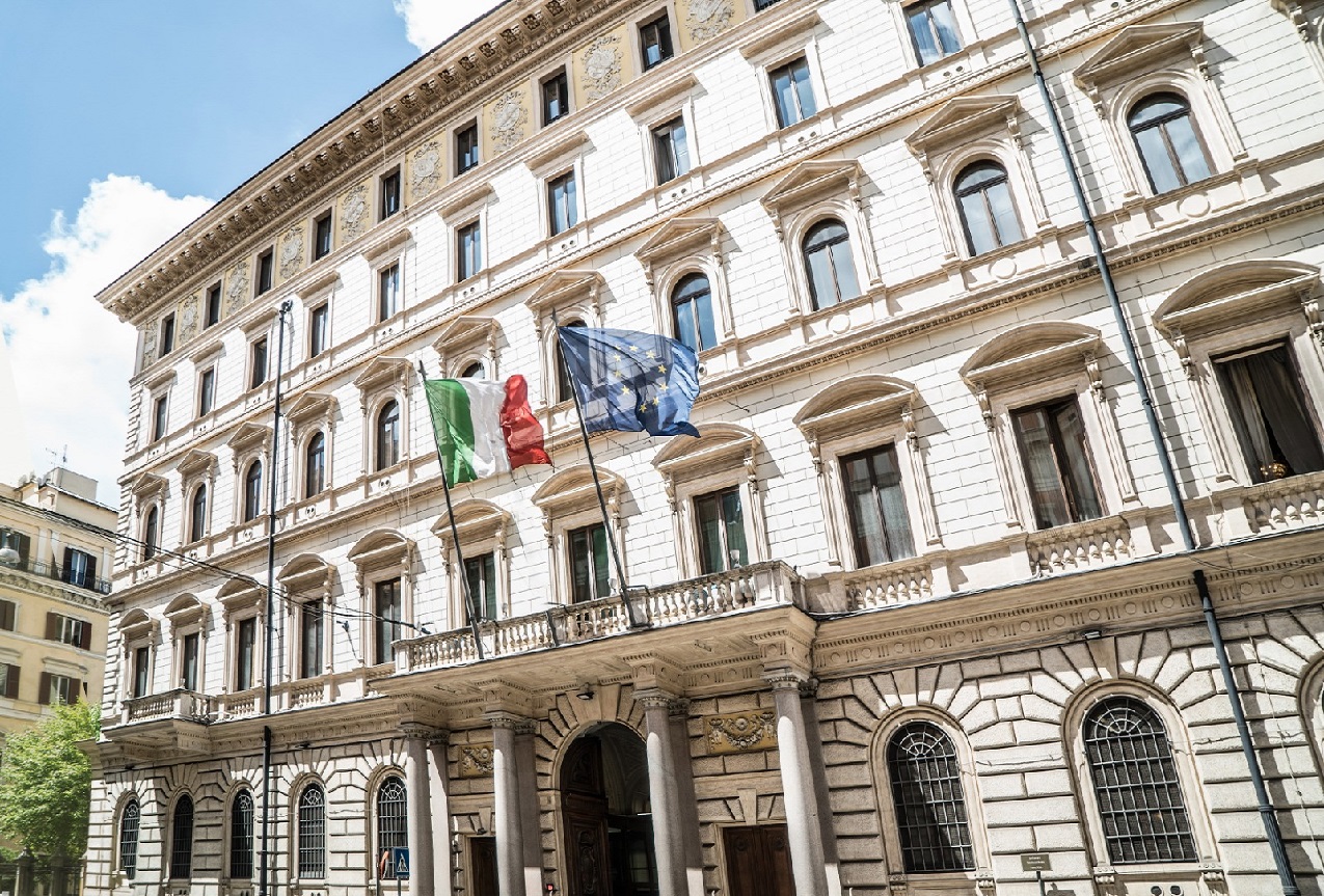Vicinanza ai militari dell’Esercito e all’agente di Polizia feriti durante le prove della Festa della Repubblica